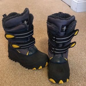 Kids/Boys Stride Rite Winter Boot size 13